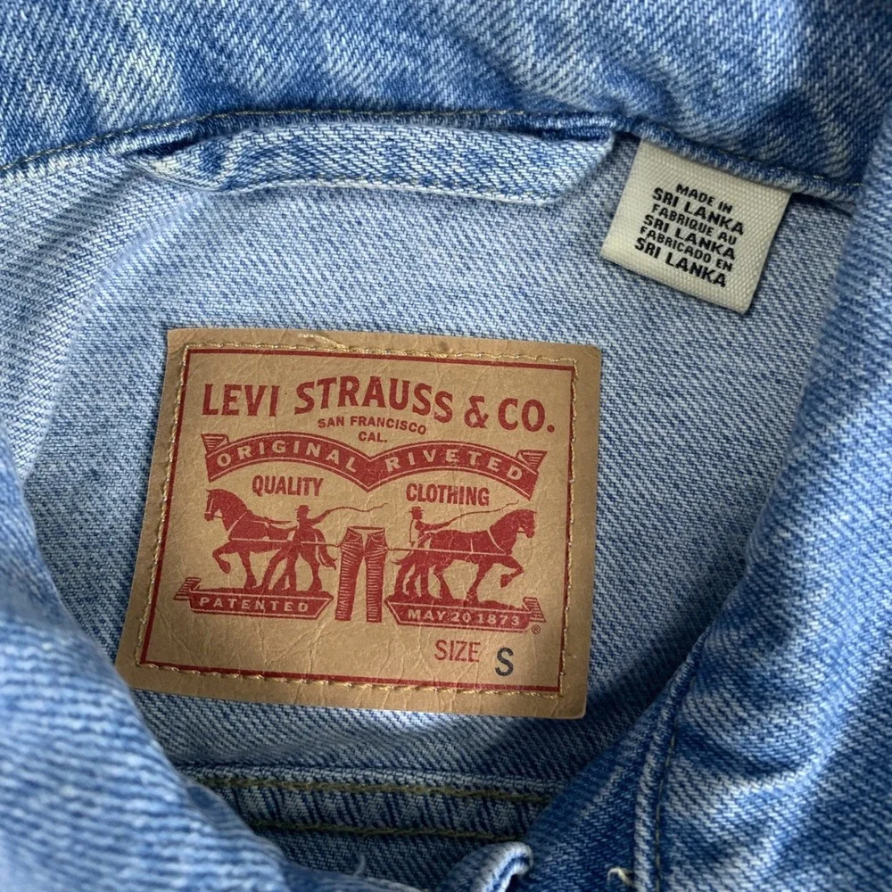 Levi's Trucker Jacket Mens Small Blue Distressed Denim Light Wash WaterLess